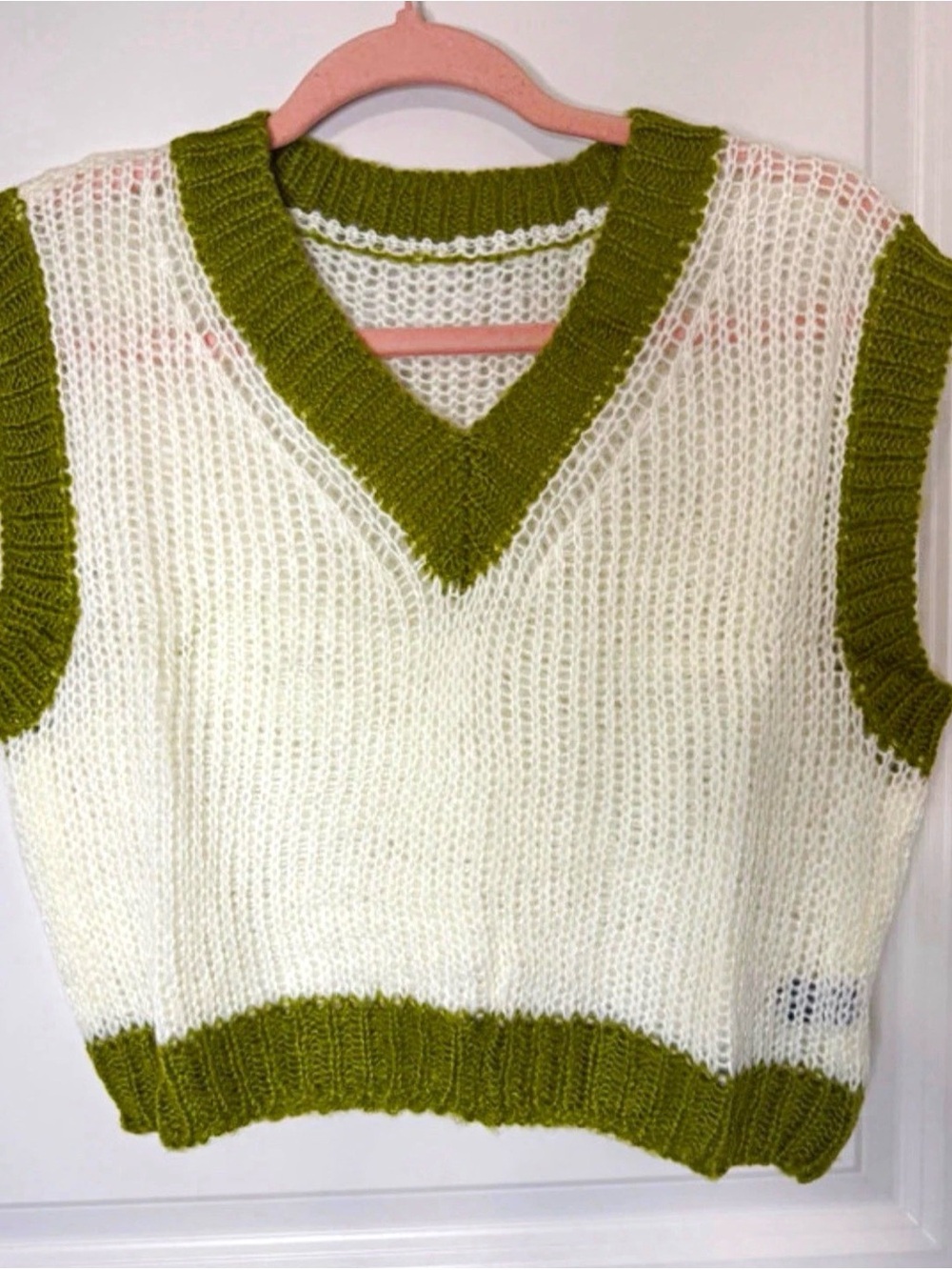 SHEIN White Knit V-Neck Sleeveless Sweater Vest with Olive Trim